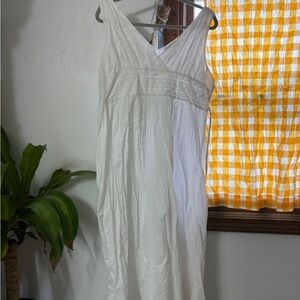 White Sleeveless Henrietta Nightgown
